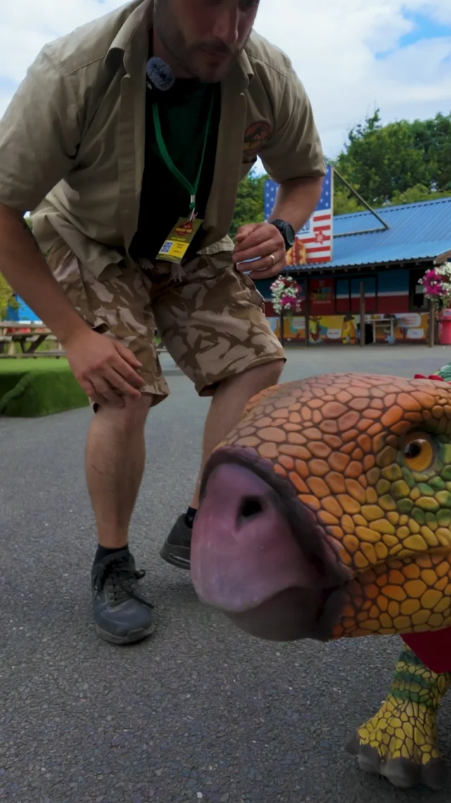 🦖 Think you could hide from a dinosaur? 👀

Our Dino Ranger gave it their best shot... but we're not sure they picked the best hiding place. 😂

Come and see what the dinosaurs get up to during Dino Week at Twinlakes Park – but be quick, it all ends 9th August! 💚

www.twinlakespark.co.uk