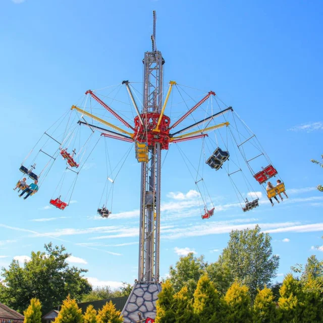 Looking for the ultimate family day out this summer?👀

From ONLY £13.09, experience a family day of fun like no other! 🤩

From splashing in our water park, braving our 70ft Excalibur or exploring our vast soft play - there's something for everyone!🎢

Book online and save 25% NOW!🚨

www.twinlakespark.co.uk